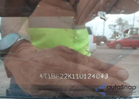 2001 Toyota Camry Le V6 from USA, damaged, VIN 4T1BF22K11U124043